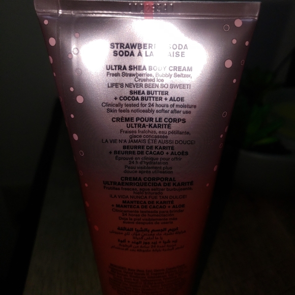 Bath & Body Works strawberry soda body cream - Picture 2 of 2